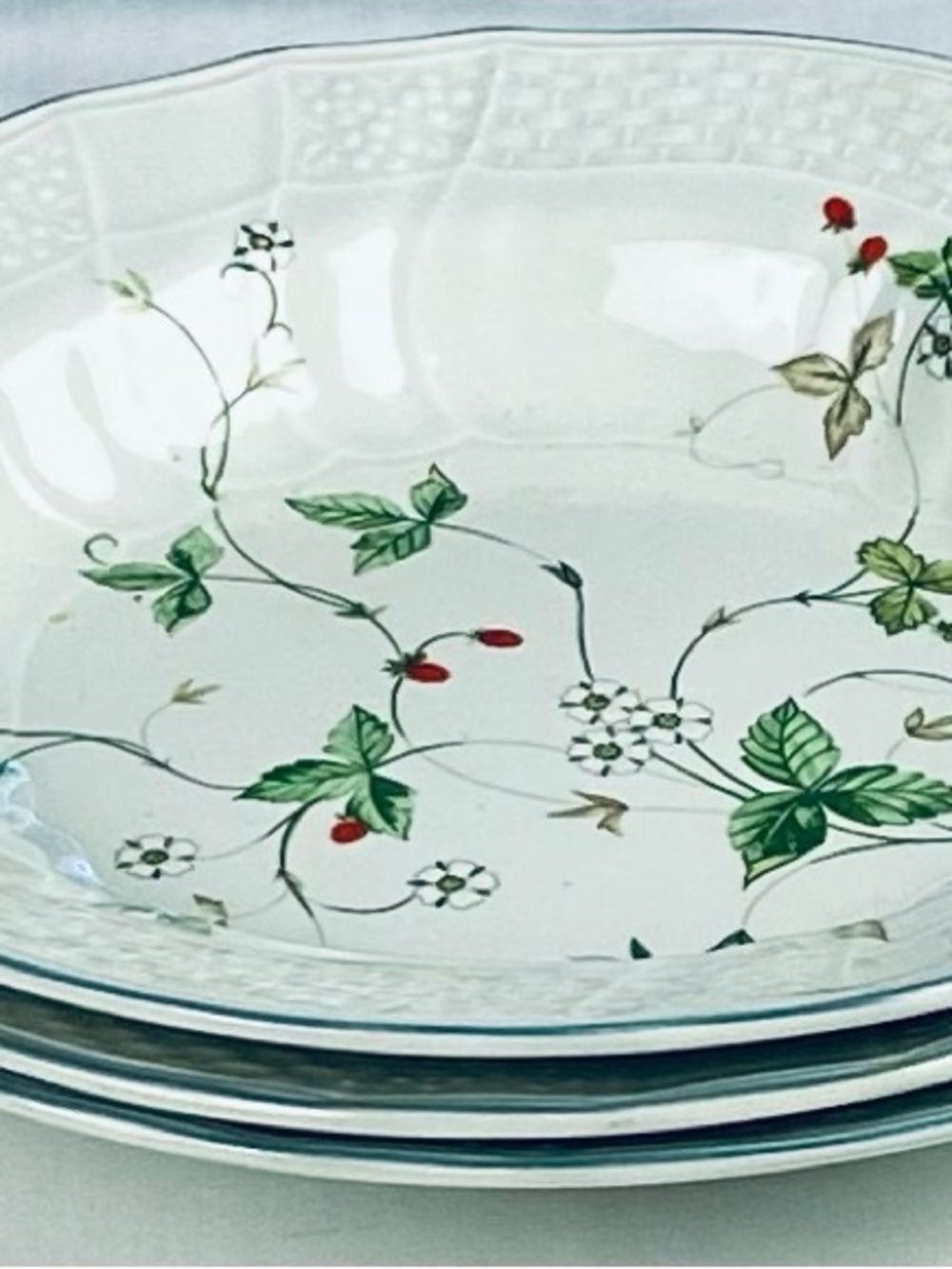 Set of 3 Mikasa Retired Antique Green Strawberry Fair D3403 Soup/ Cereal Bowls
